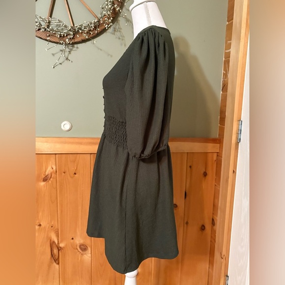 Chic Olive Button-Front V-Neck Dress size M - Picture 7 of 10